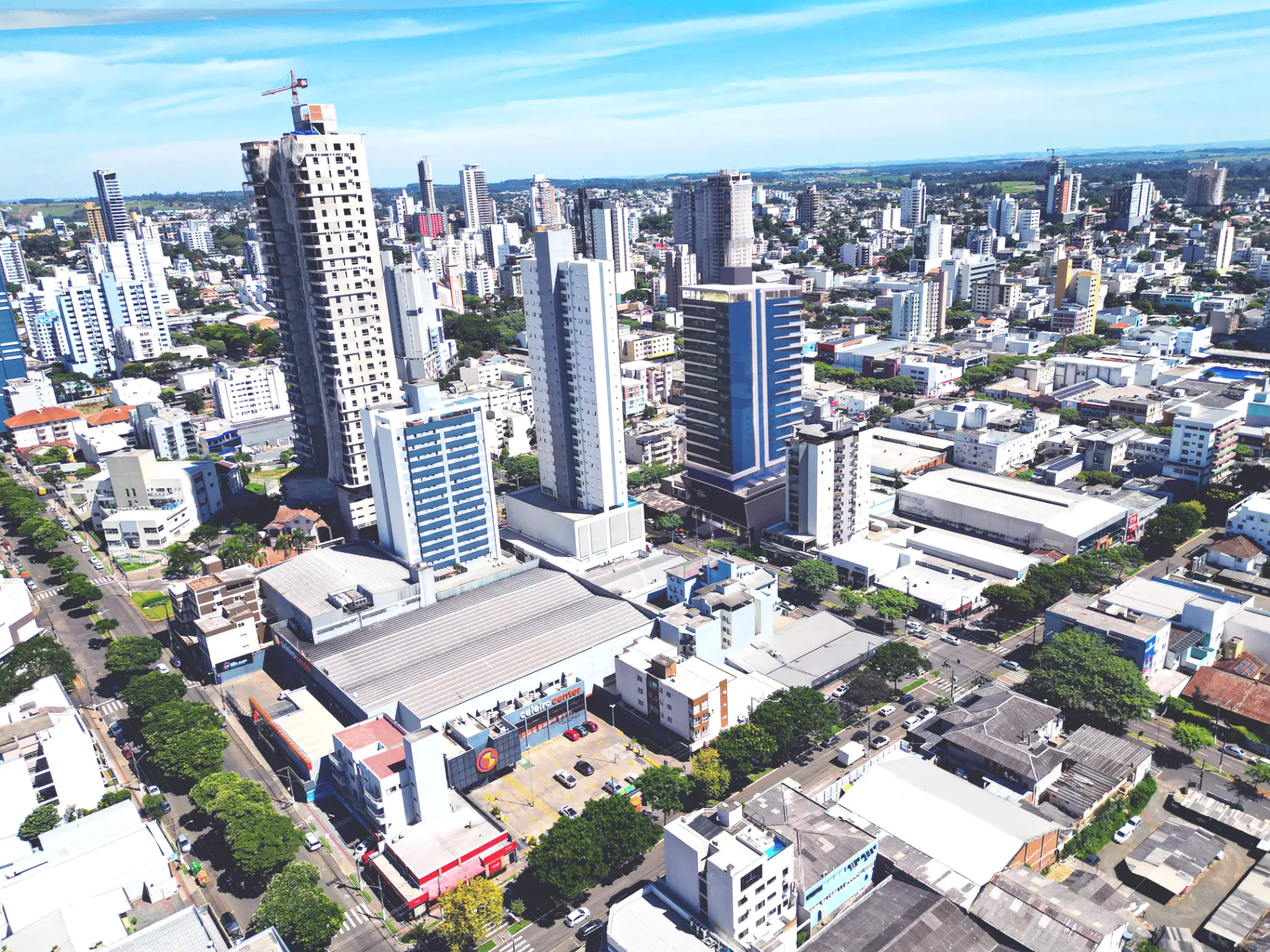 Vista aérea da localização do Wall Street Corporate na Av. Nereu Ramos, Centro de Chapecó